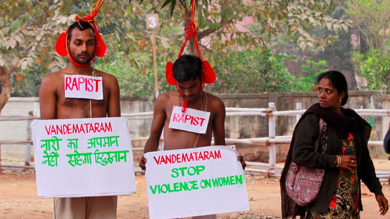 Illustration for article titled Three India Rape Suspects Will Plead Not Guilty; Their Lawyer Says 'Respected Ladies' Don't Get Raped